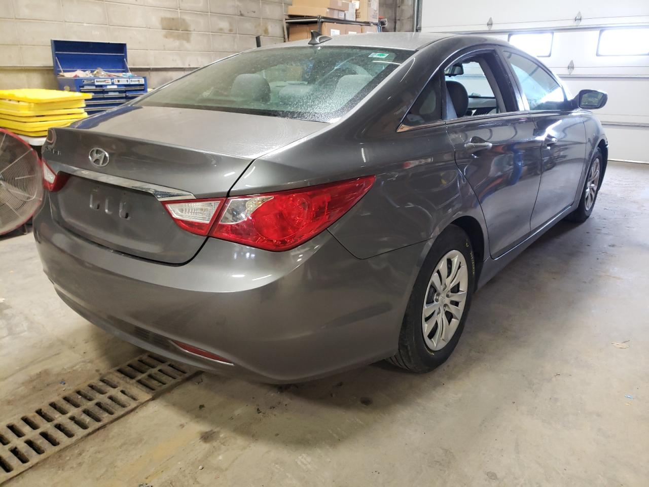 Photo 4 from auction – 2012 HYUNDAI SONATA GLS with VIN 5NPEB4AC2CH467301