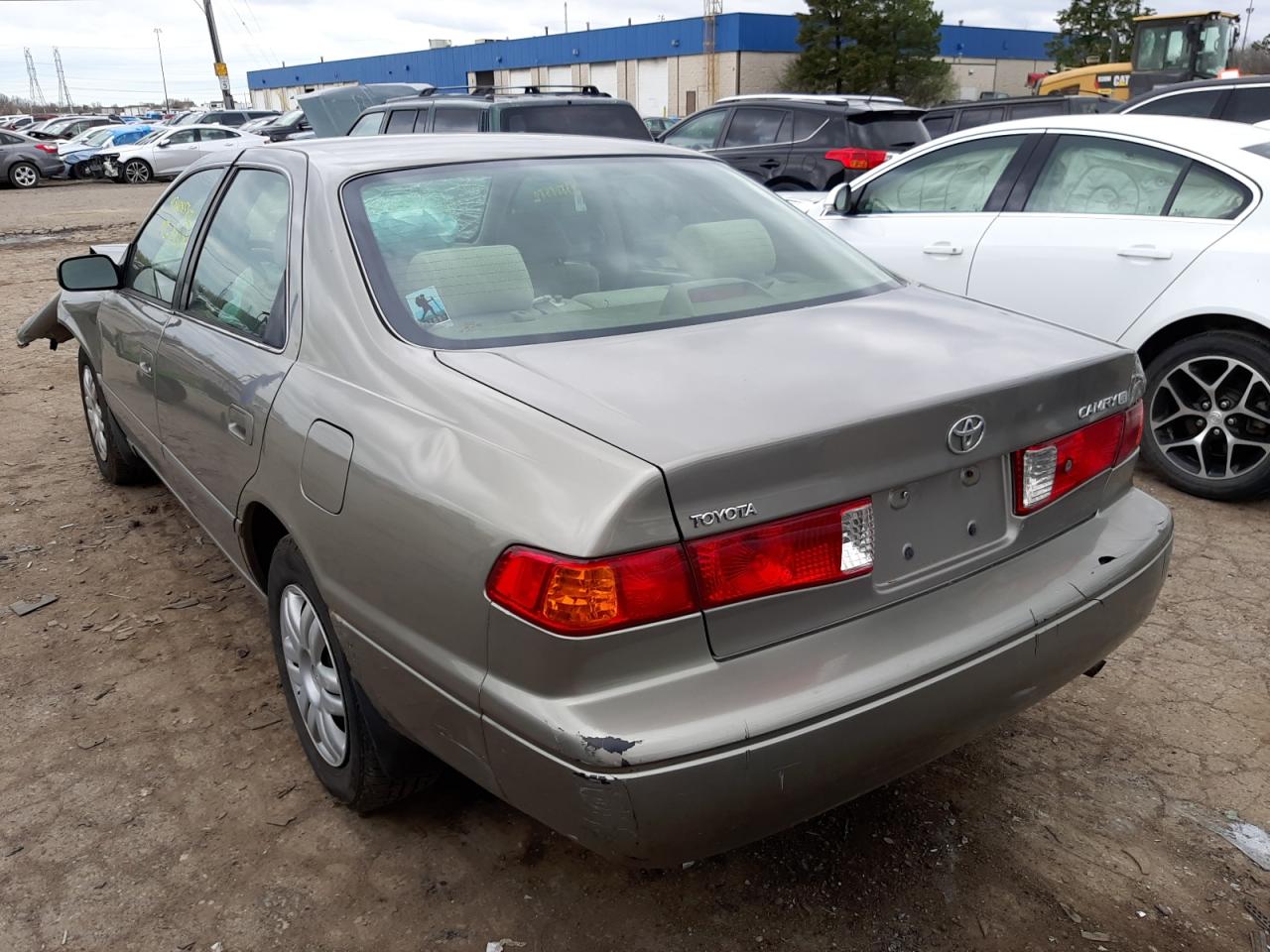 Photo 3 from auction – 2001 TOYOTA CAMRY CE with VIN 4T1BG28K31U090448