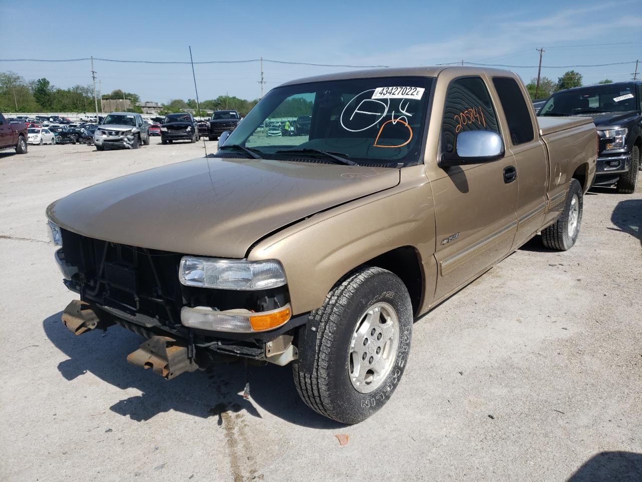 Photo 2 from auction – 2000 CHEVROLET SILVERADO with VIN 2GCEC19V2Y1346195