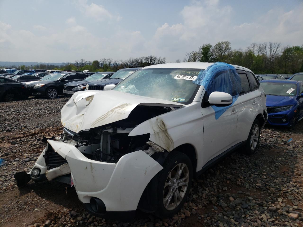 Photo 2 from auction – 2014 MITSUBISHI OUTLANDER with VIN JA4AZ3A30EZ015485