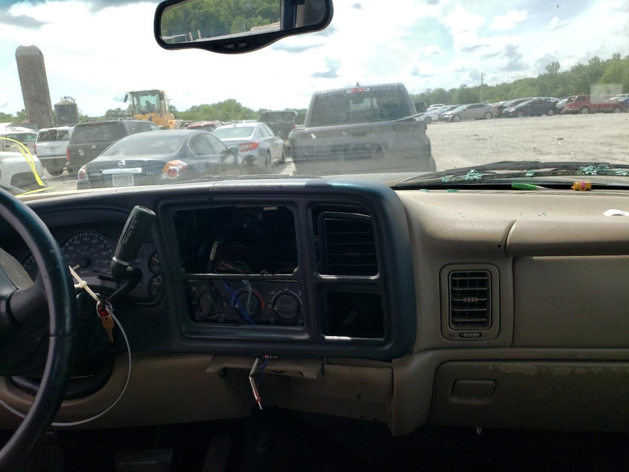 Photo 9 from auction – 2002 CHEVROLET AVALANCHE with VIN 3GNEC13T42G303376