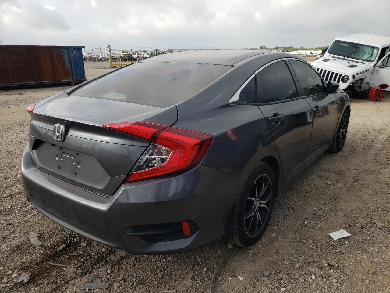 Photo 4 from auction – 2017 HONDA CIVIC with VIN 19XFC2F57HE042586