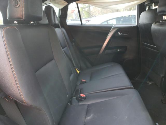 Photo 6 from auction – 2018 TOYOTA RAV4 SE with VIN JTMJFREV8JJ245684