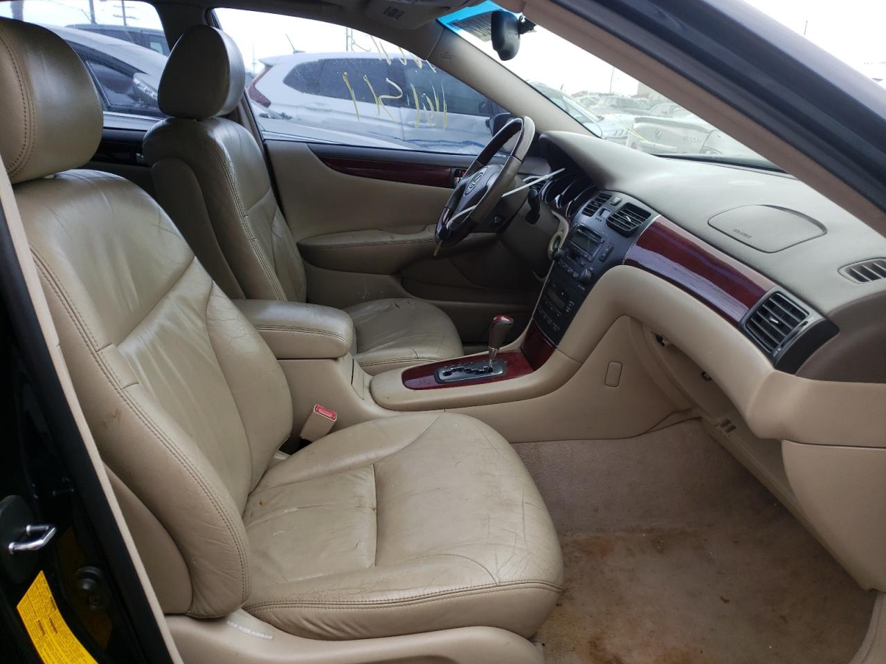 Photo 5 from auction – 2002 LEXUS ES 300 with VIN JTHBF30G125009736