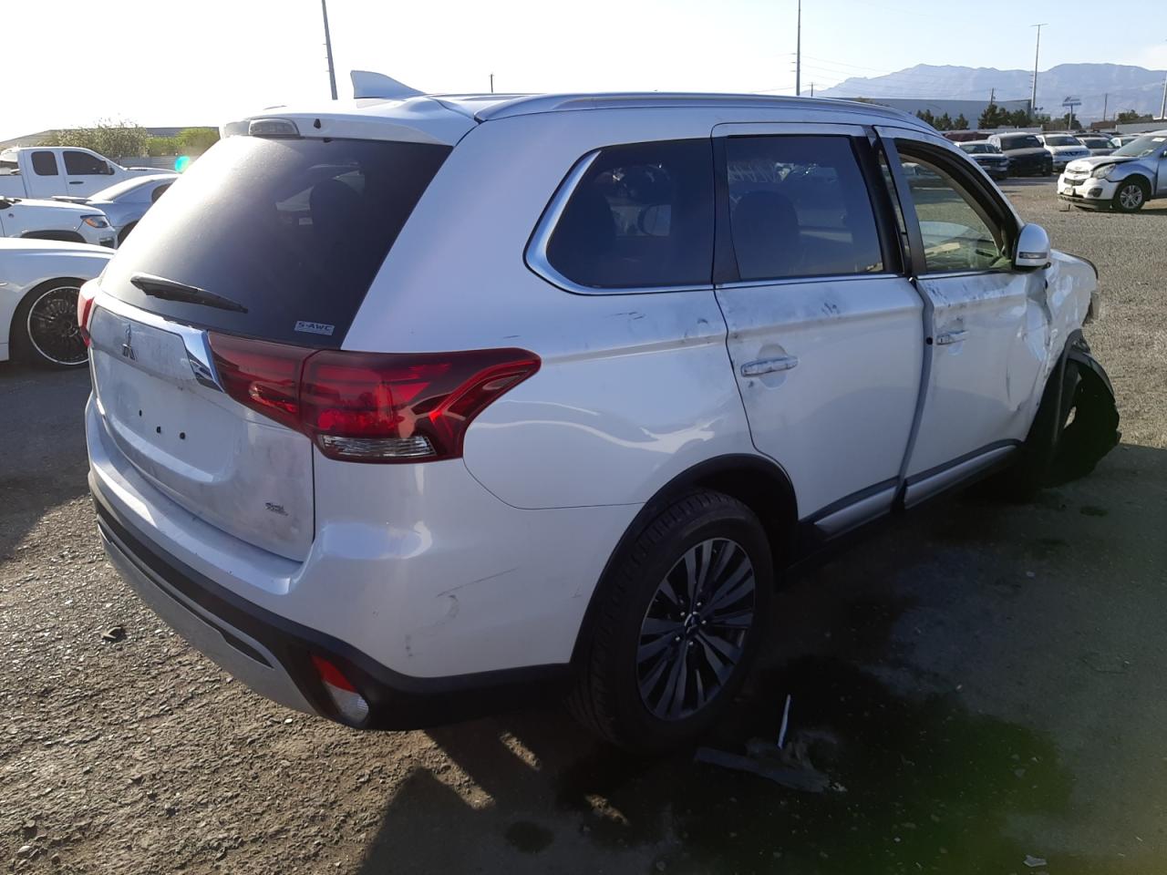 Photo 4 from auction – 2020 MITSUBISHI OUTLANDER with VIN JA4AZ3A34LZ020248