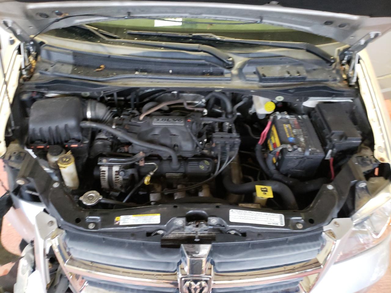 Photo 7 from auction – 2010 DODGE GRAND CARA with VIN 2D4RN5D10AR201710