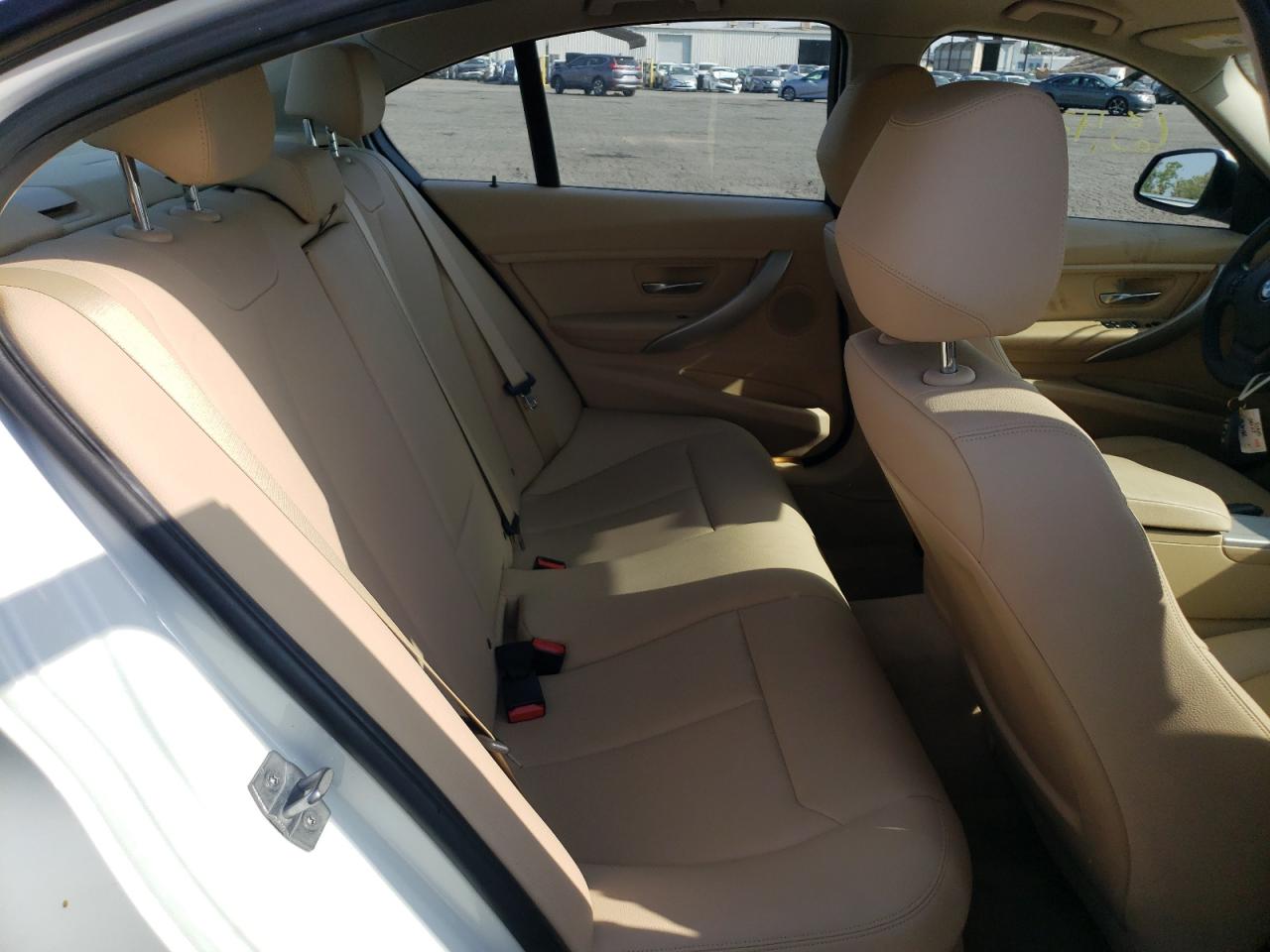 Photo 6 from auction – 2016 BMW 320 I with VIN WBA8E1G56GNT34829