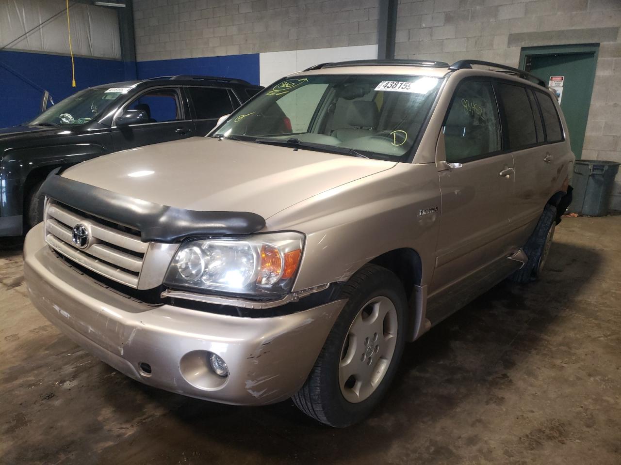 Photo 2 from auction – 2004 TOYOTA HIGHLANDER with VIN JTEEP21A240051179