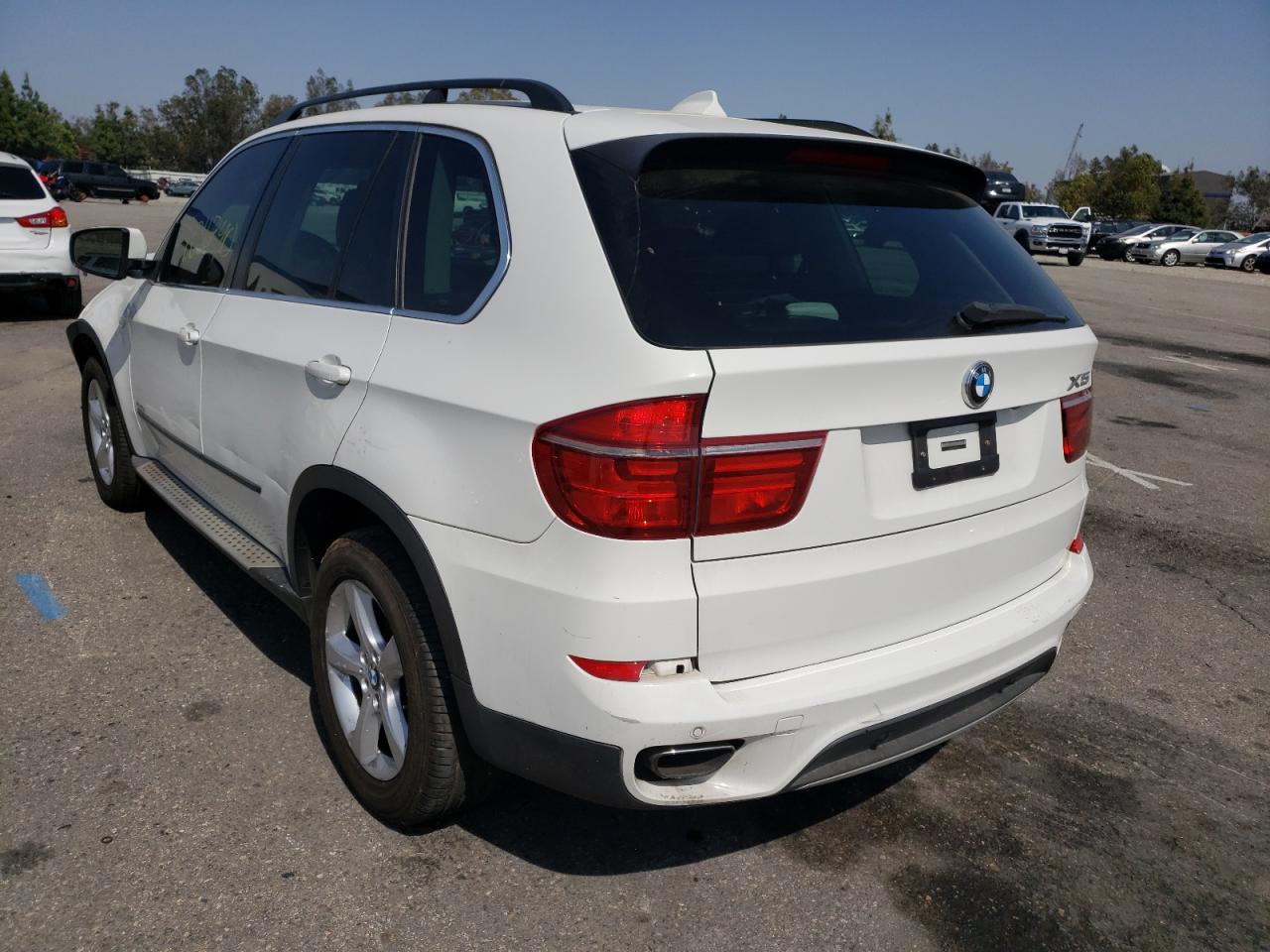 Photo 3 from auction – 2011 BMW X5 XDRIVE5 with VIN 5UXZV8C59BL421004