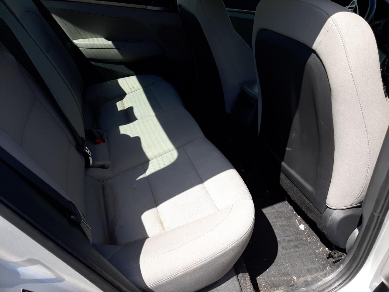 Photo 6 from auction – 2017 HYUNDAI ELANTRA SE with VIN 5NPD74LF3HH127201