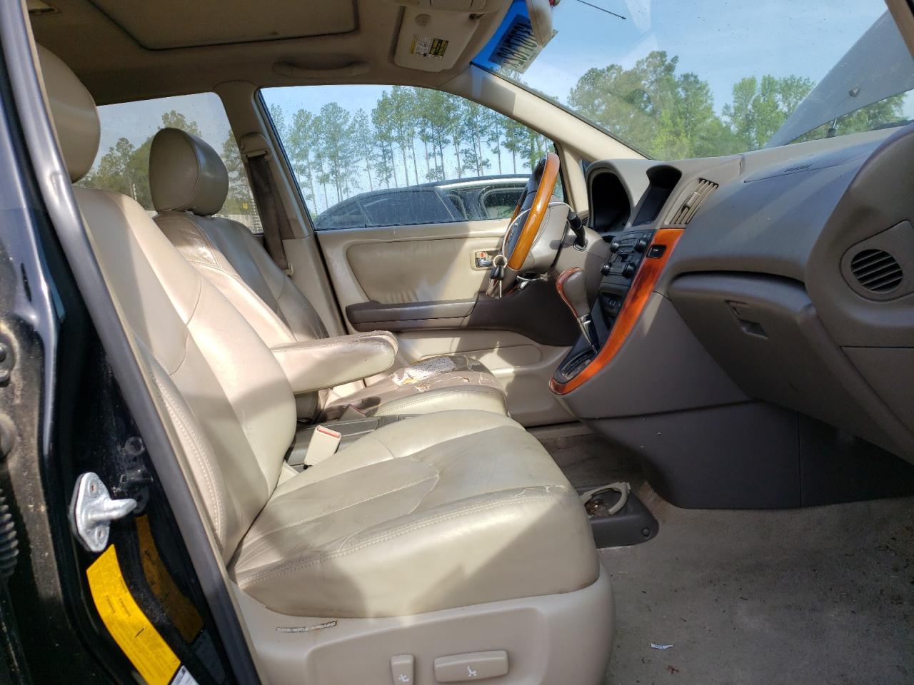 Photo 5 from auction – 2002 LEXUS RX 300 with VIN JTJHF10U120268243