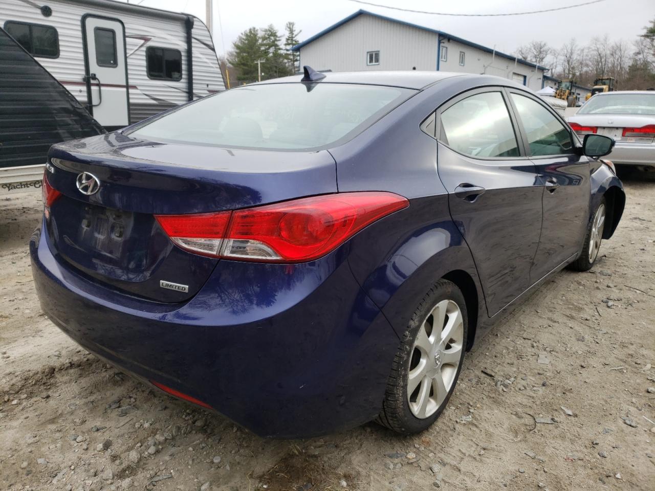 Photo 4 from auction – 2012 HYUNDAI ELANTRA GL with VIN 5NPDH4AE1CH102068