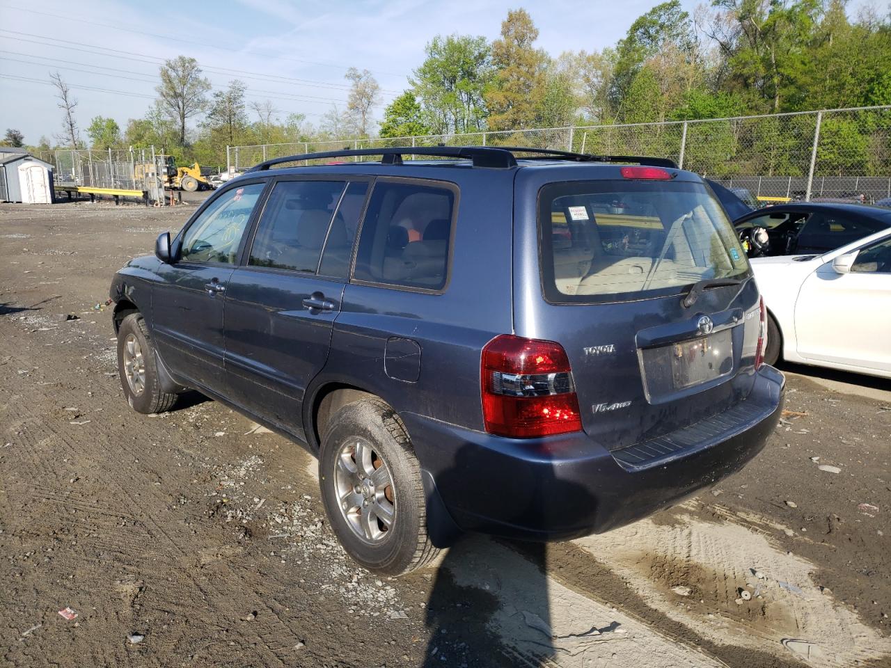 Photo 3 from auction – 2004 TOYOTA HIGHLANDER with VIN JTEEP21A940049171