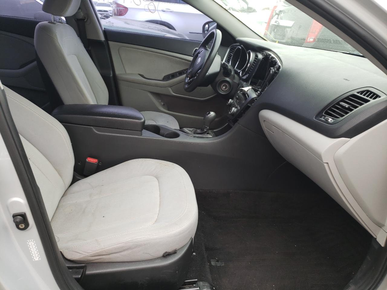 Photo 5 from auction – 2011 KIA OPTIMA LX with VIN KNAGM4A71B5055064