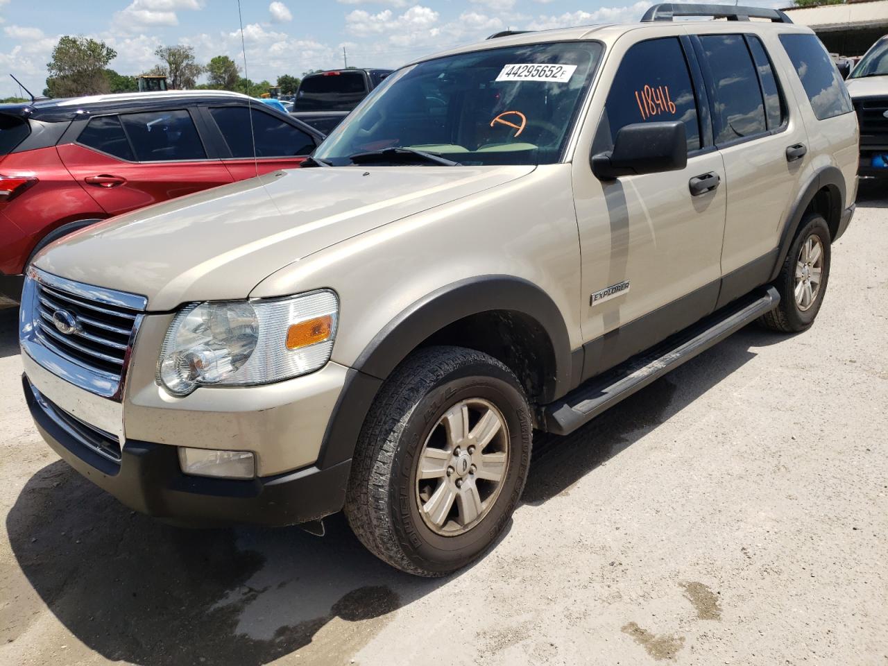 Photo 2 from auction – 2006 FORD EXPLORER X with VIN 1FMEU63E06UB58582