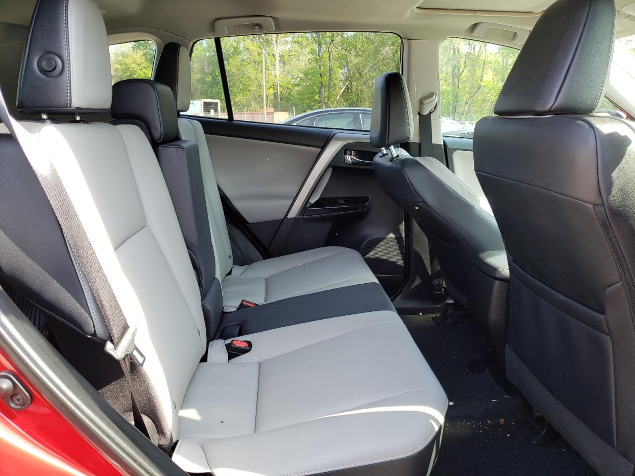 Photo 6 from auction – 2016 TOYOTA RAV4 LIMIT with VIN 2T3DFREV3GW459781