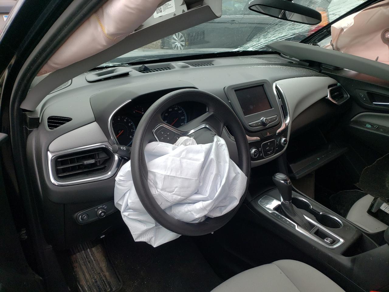 Photo 9 from auction – 2020 CHEVROLET EQUINOX LS with VIN 2GNAXHEV2L6169359