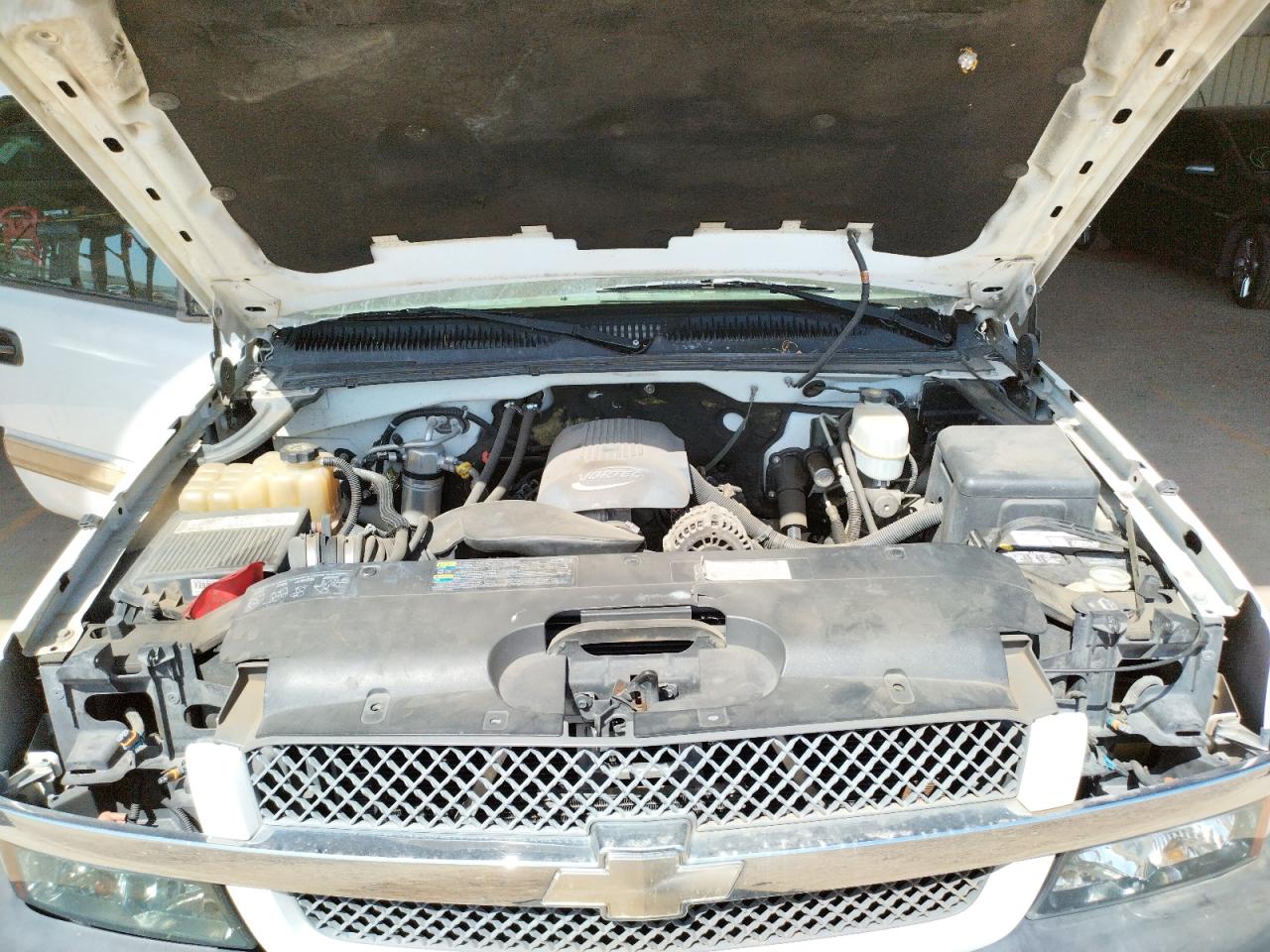 Photo 7 from auction – 2004 CHEVROLET SILVERADO with VIN 1GCHC29U04E175241