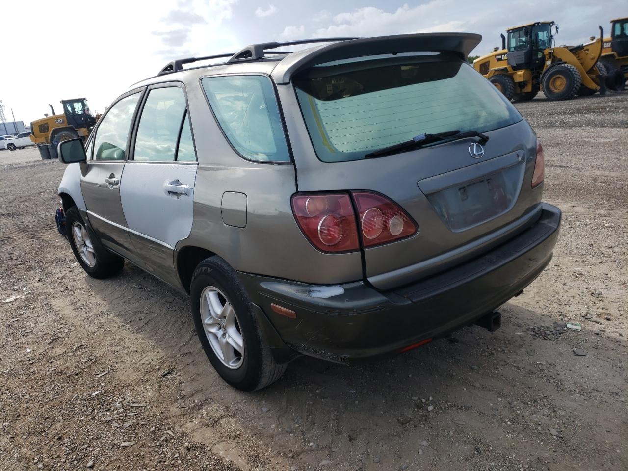 Photo 3 from auction – 2000 LEXUS RX 300 with VIN JT6GF10U3Y0069564