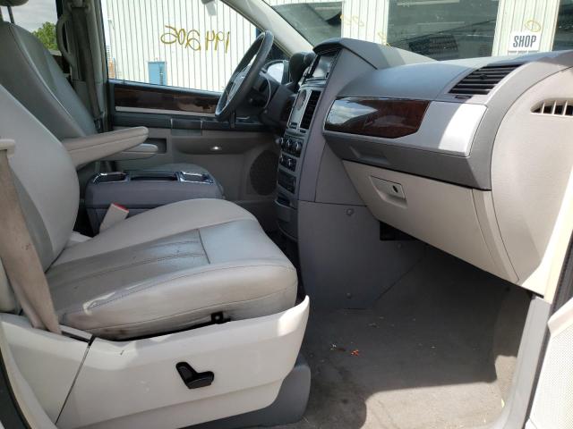 Photo 5 from auction – 2010 CHRYSLER TOWN & COU with VIN 2A4RR5D17AR141226
