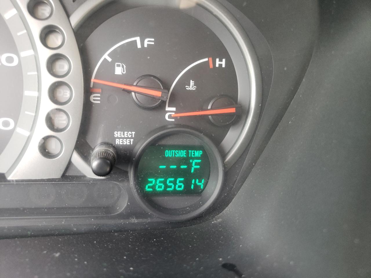 Photo 8 from auction – 2005 HONDA PILOT EX with VIN 5FNYF18405B055751
