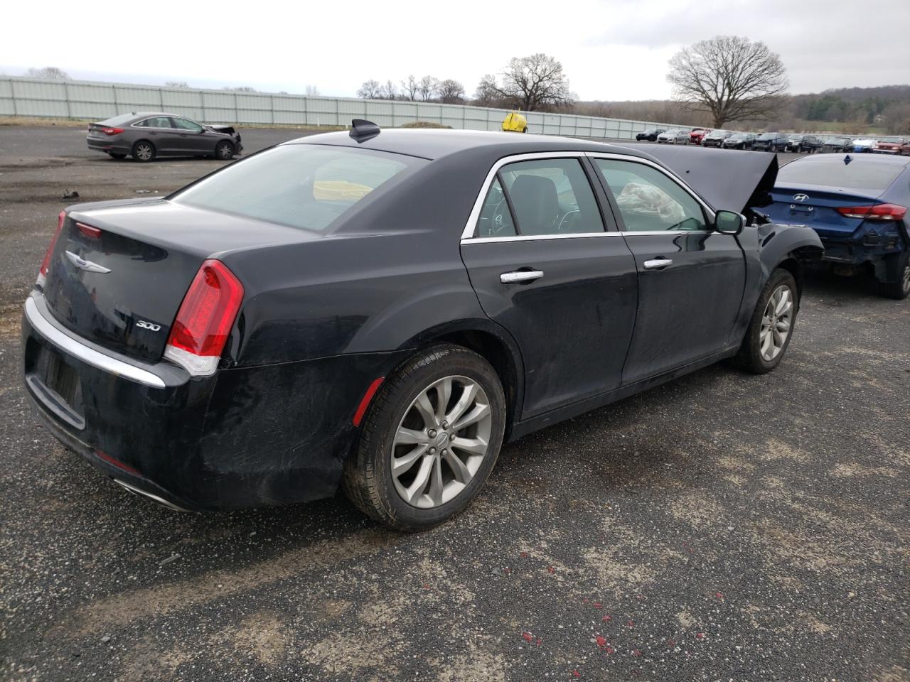 Photo 4 from auction – 2019 CHRYSLER 300 LIMITE with VIN 2C3CCAKG3KH690916