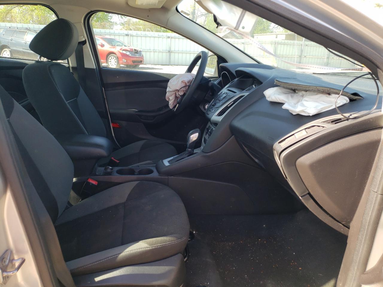Photo 5 from auction – 2014 FORD FOCUS SE with VIN 1FADP3F2XEL420111