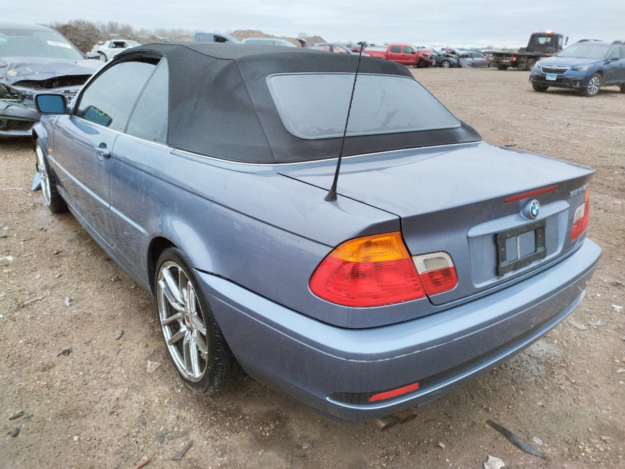 Photo 3 from auction – 2003 BMW 325 CI with VIN WBABS33413PG91084
