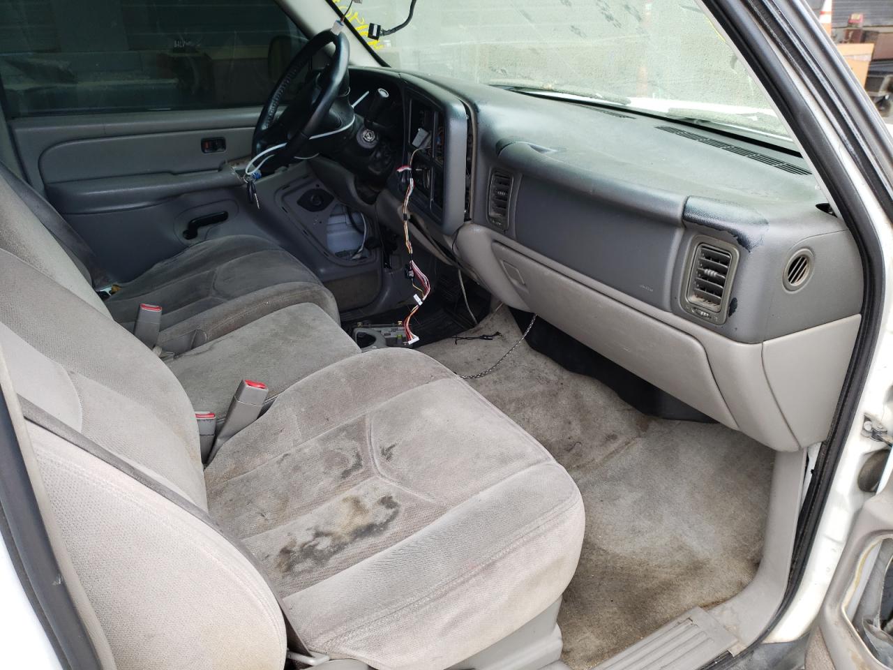 Photo 5 from auction – 2004 GMC YUKON with VIN 1GKEC13V94J312302