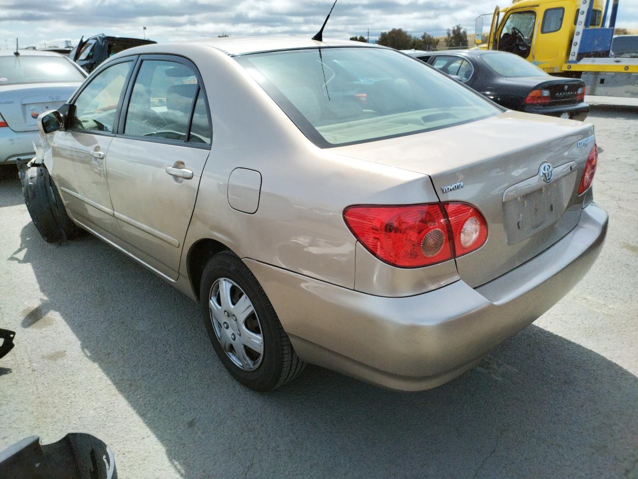 Photo 3 from auction – 2005 TOYOTA COROLLA CE with VIN 1NXBR32E15Z387100