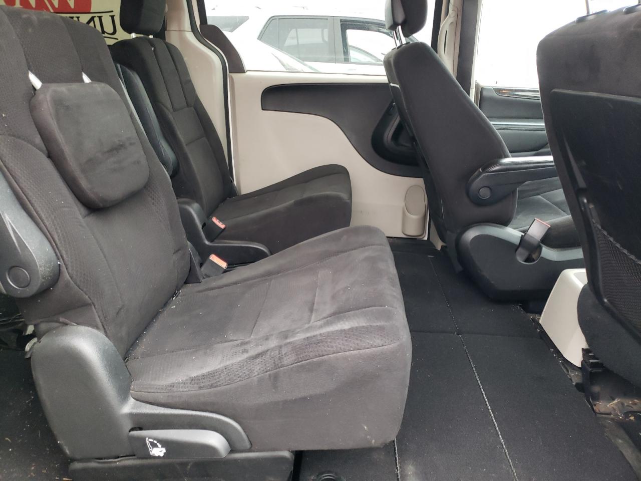 Photo 6 from auction – 2011 DODGE GRAND CARA with VIN 2D4RN3DG3BR663690