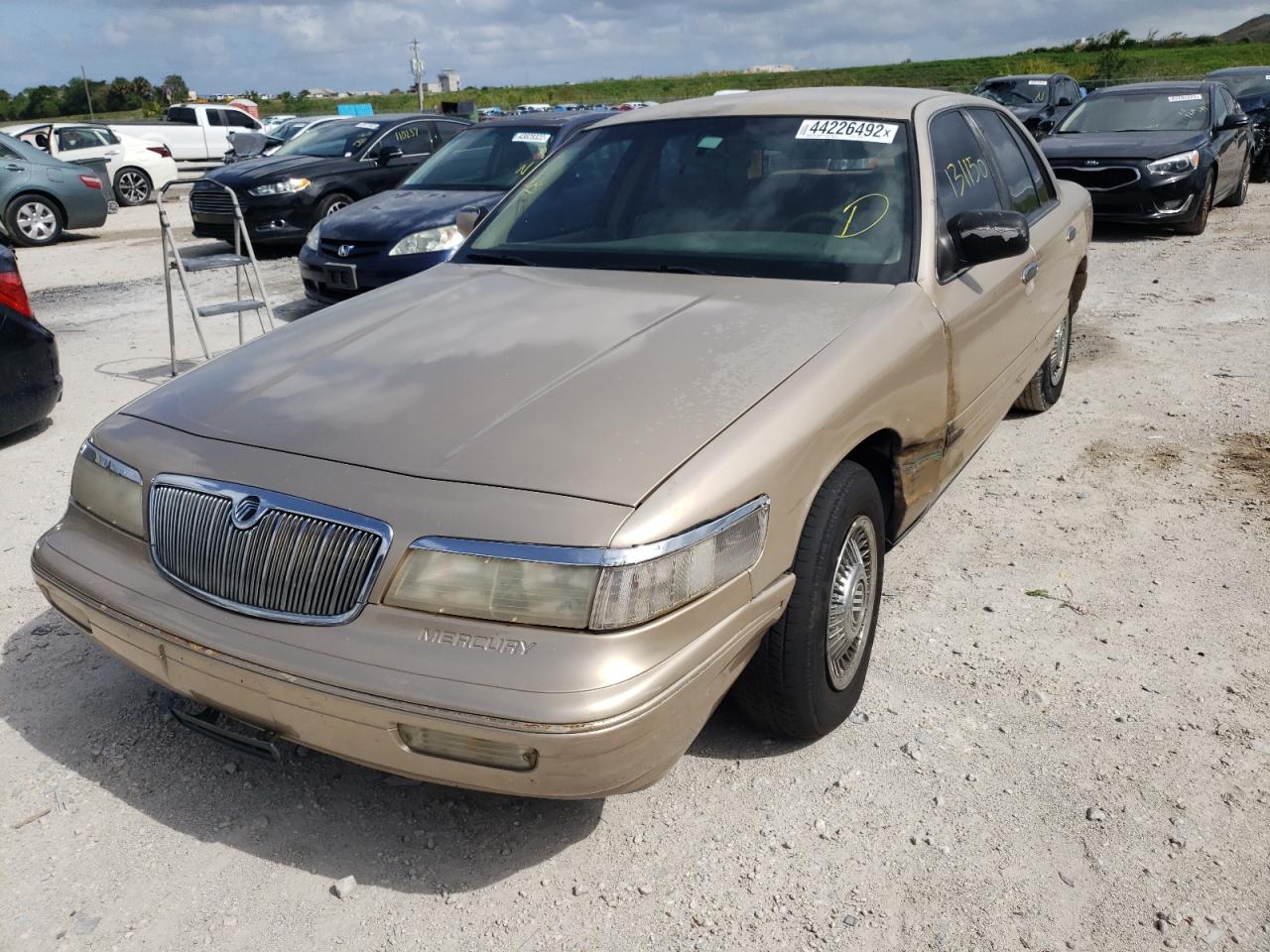 Photo 2 from auction – 1997 MERCURY GRAND MARQ with VIN 2MELM74WXVX676679