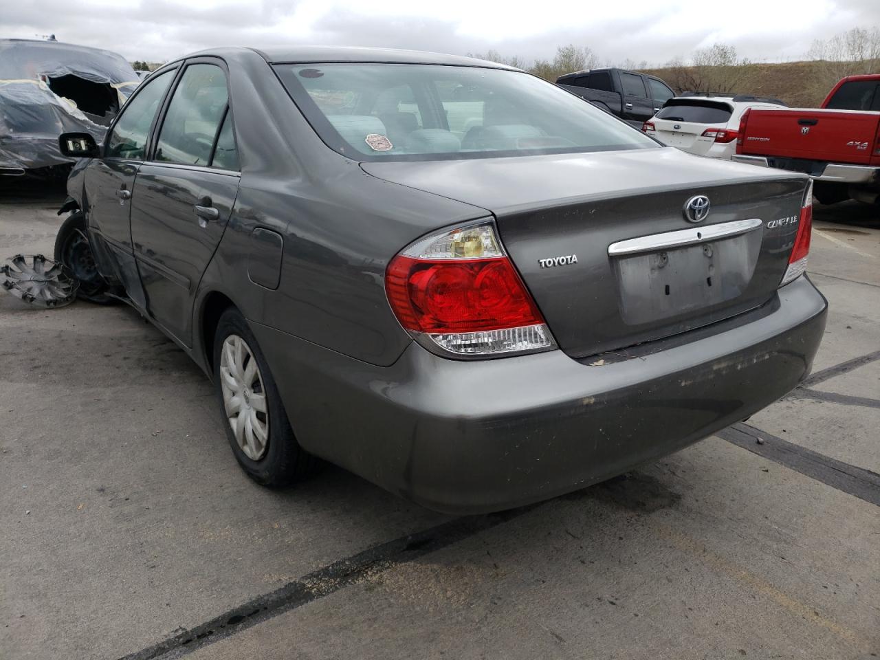 Photo 3 from auction – 2005 TOYOTA CAMRY with VIN 4T1BE32K15U562138