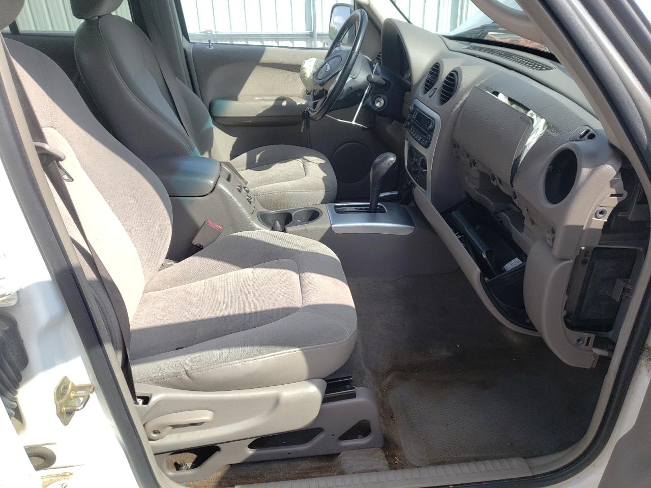 Photo 5 from auction – 2002 JEEP LIBERTY LI with VIN 1J4GL58K52W337413