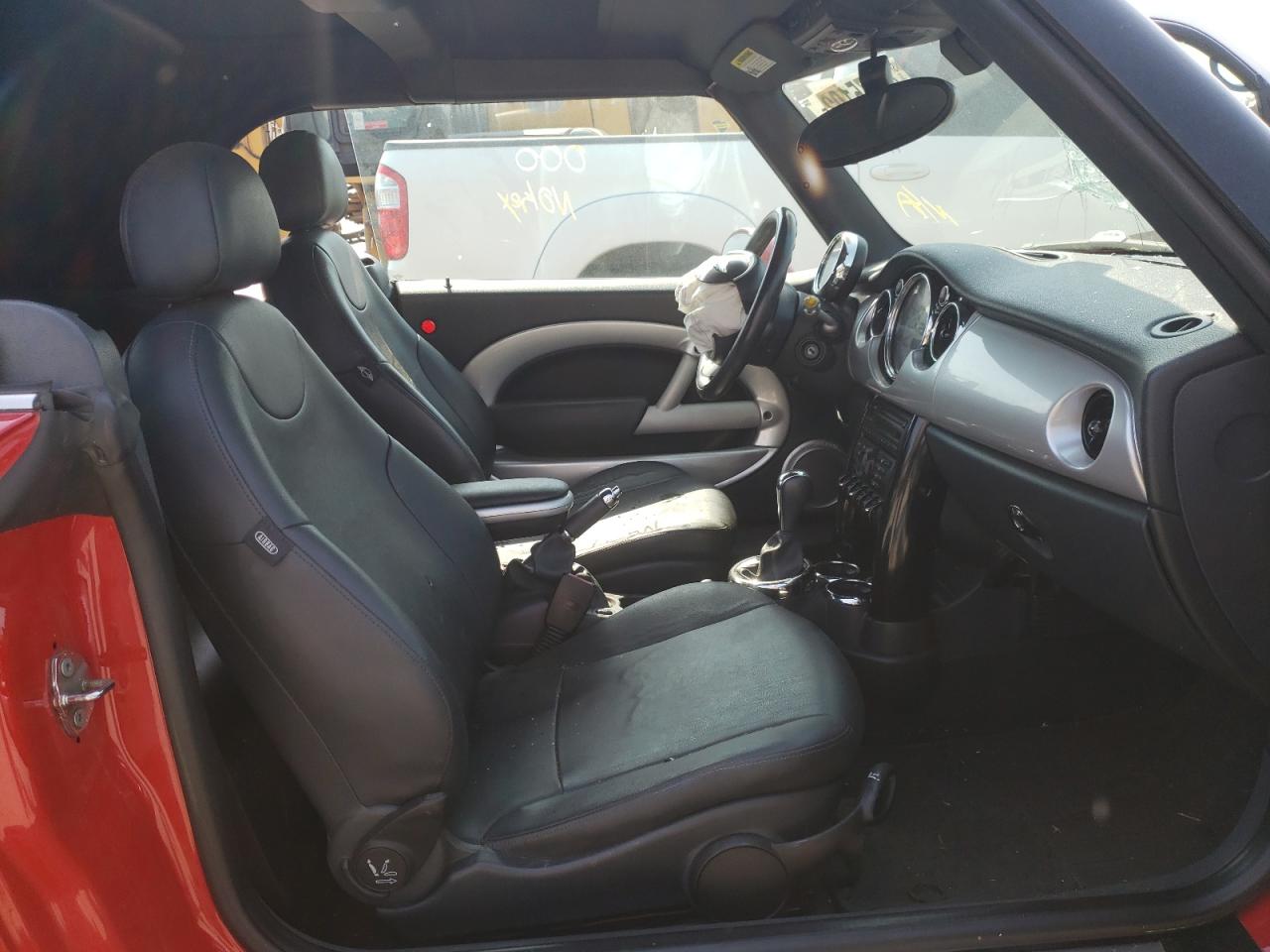 Photo 5 from auction – 2006 MINI COOPER with VIN WMWRF33526TG15834