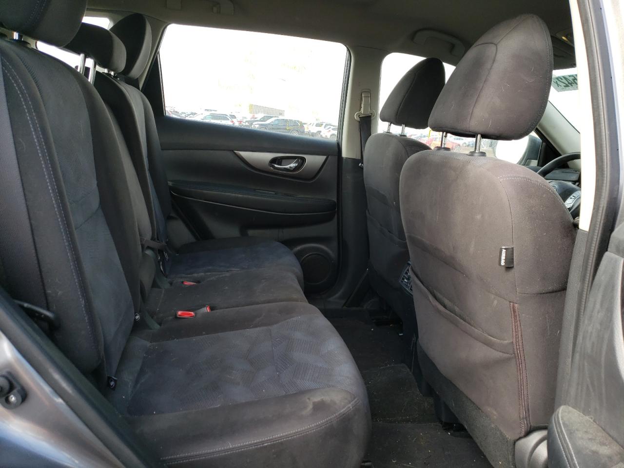 Photo 6 from auction – 2015 NISSAN ROGUE S with VIN KNMAT2MV9FP564985