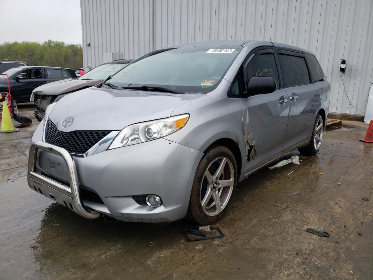Photo 9 from auction – 2013 TOYOTA SIENNA with VIN 5TDZK3DC2DS304425