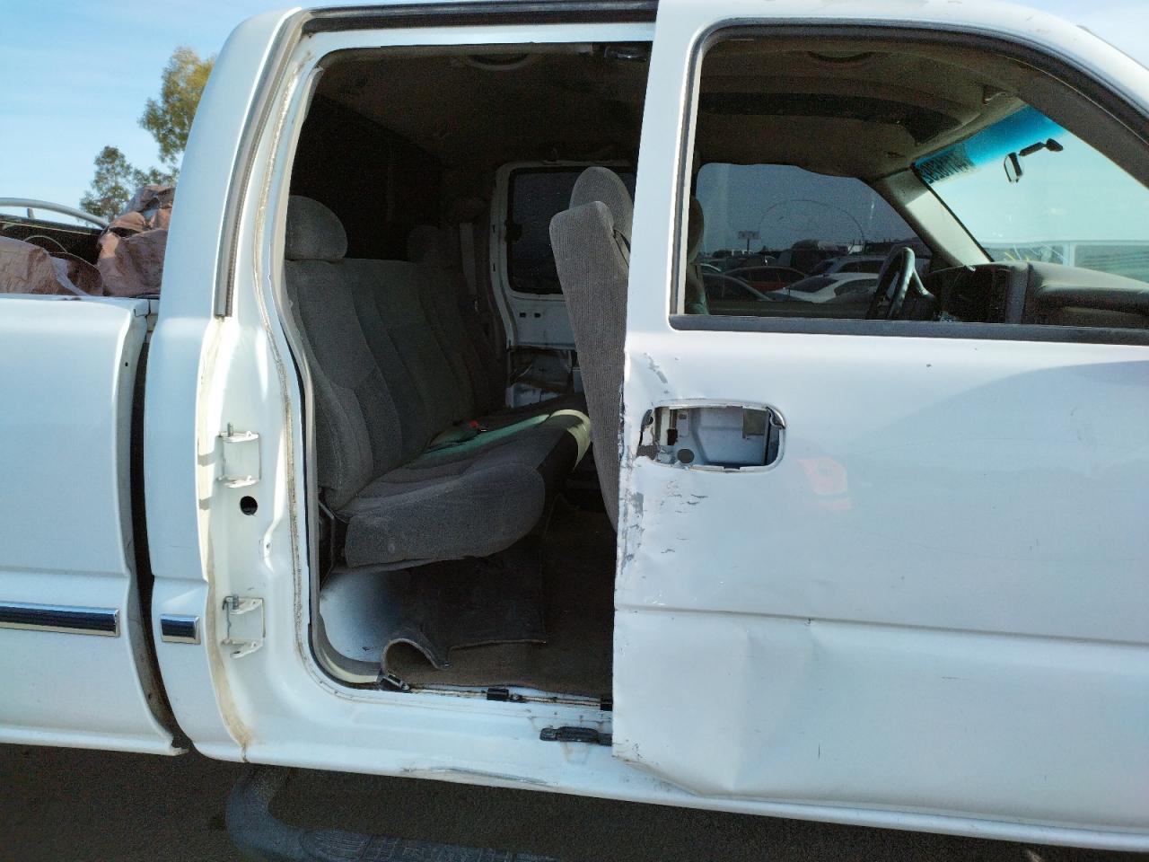 Foto 10 de la subasta – 2000 GMC NEW SIERRA con VIN 1GTEC19T4YZ295403