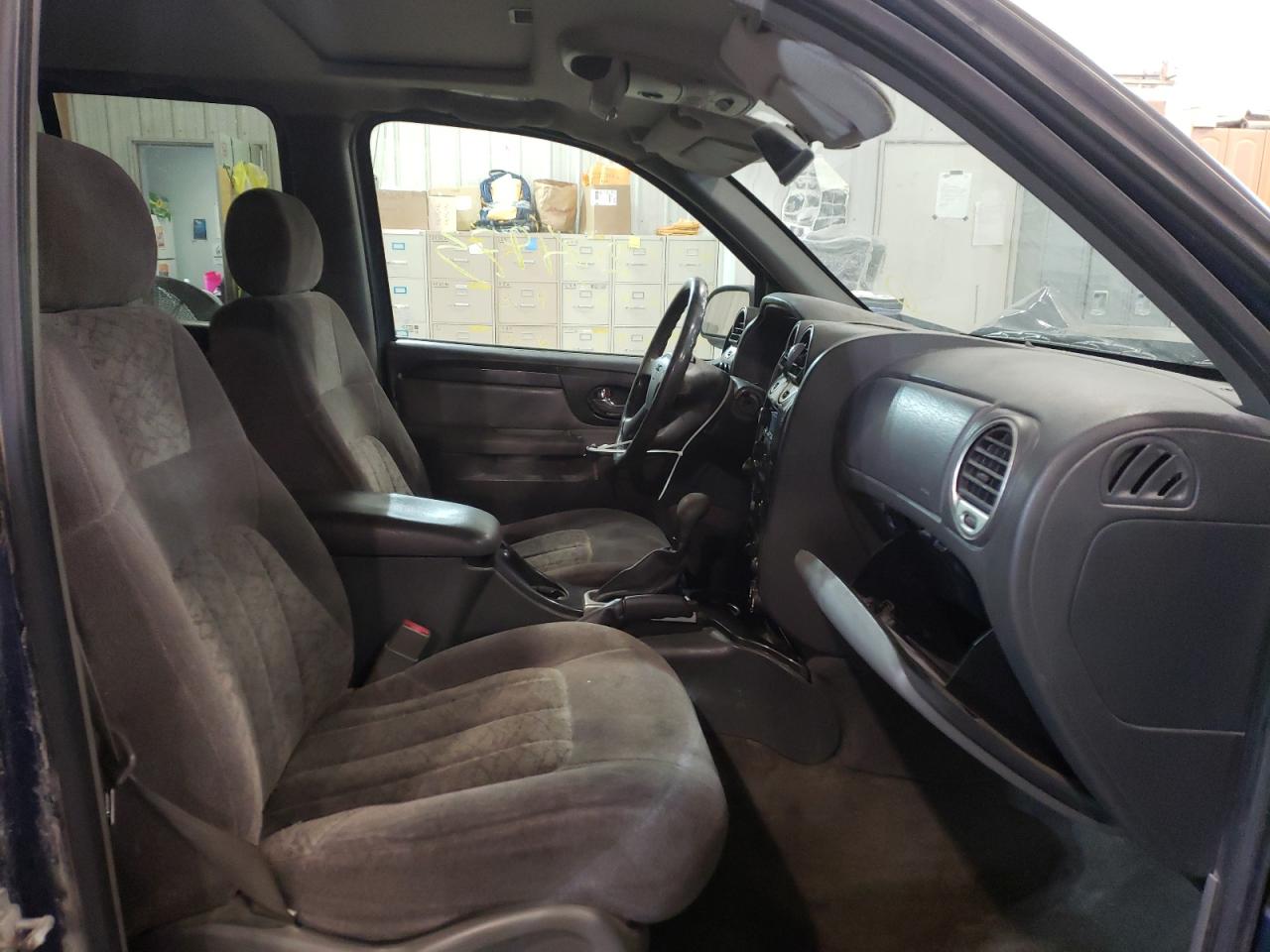 Photo 5 from auction – 2004 GMC ENVOY with VIN 1GKDT13SX42423968