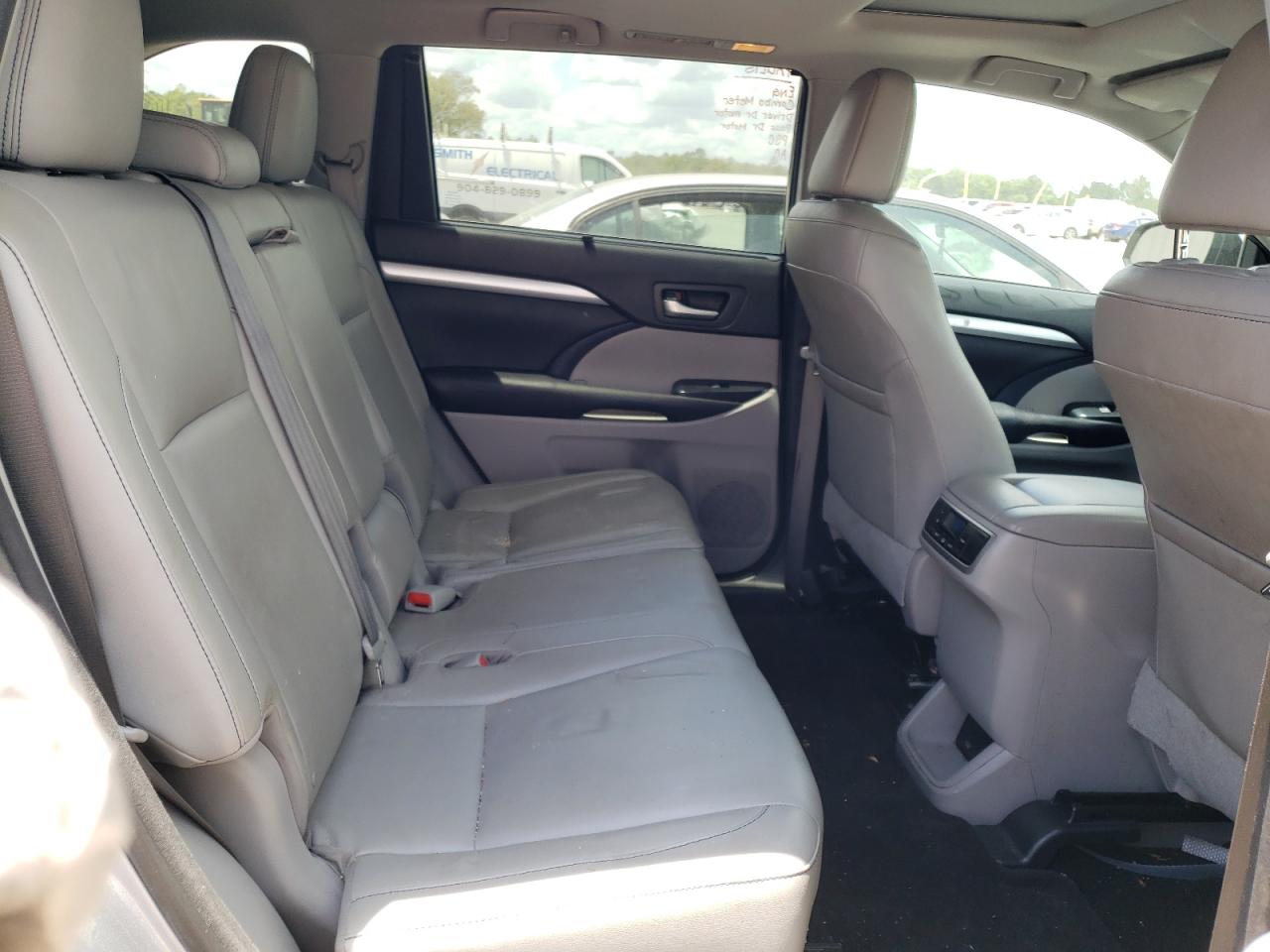 Zdjęcie 6 z aukcji – 2016 TOYOTA HIGHLANDER z VIN 5TDKKRFH6GS504838