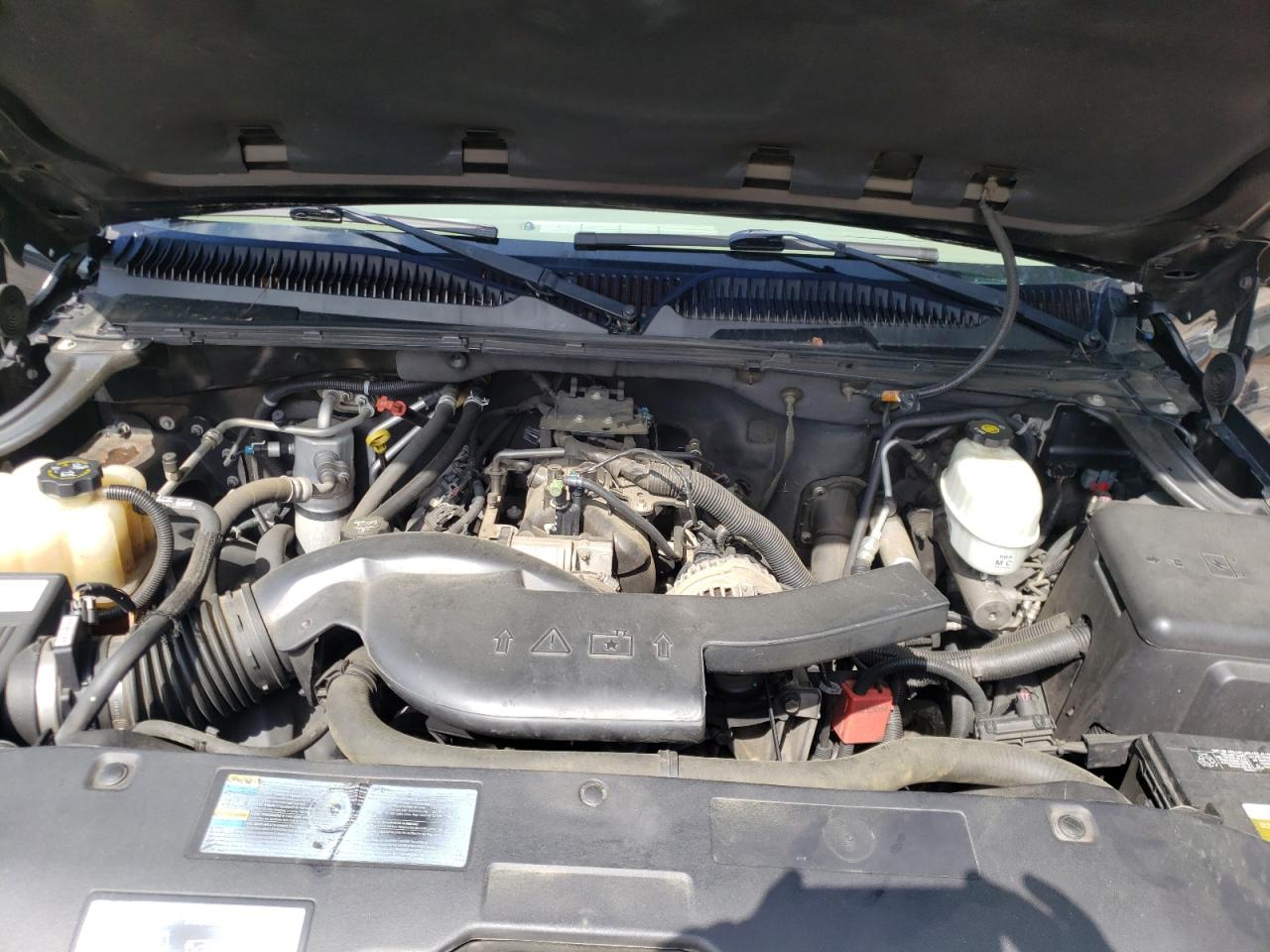 Photo 7 from auction – 2005 CHEVROLET SUBURBAN K with VIN 1GNFK16Z55J183291