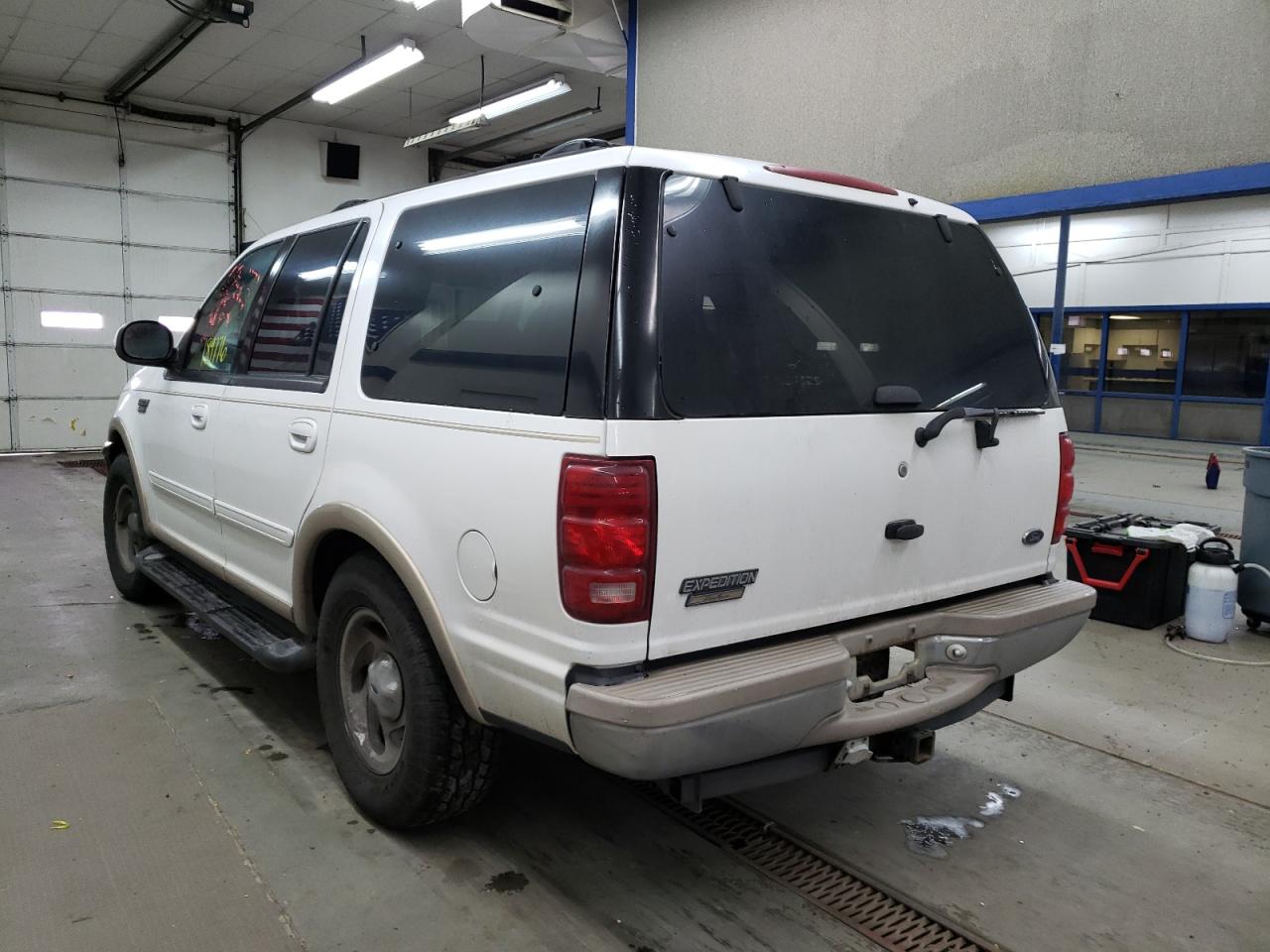 Photo 3 from auction – 1998 FORD EXPEDITION with VIN 1FMPU18L6WLC06398
