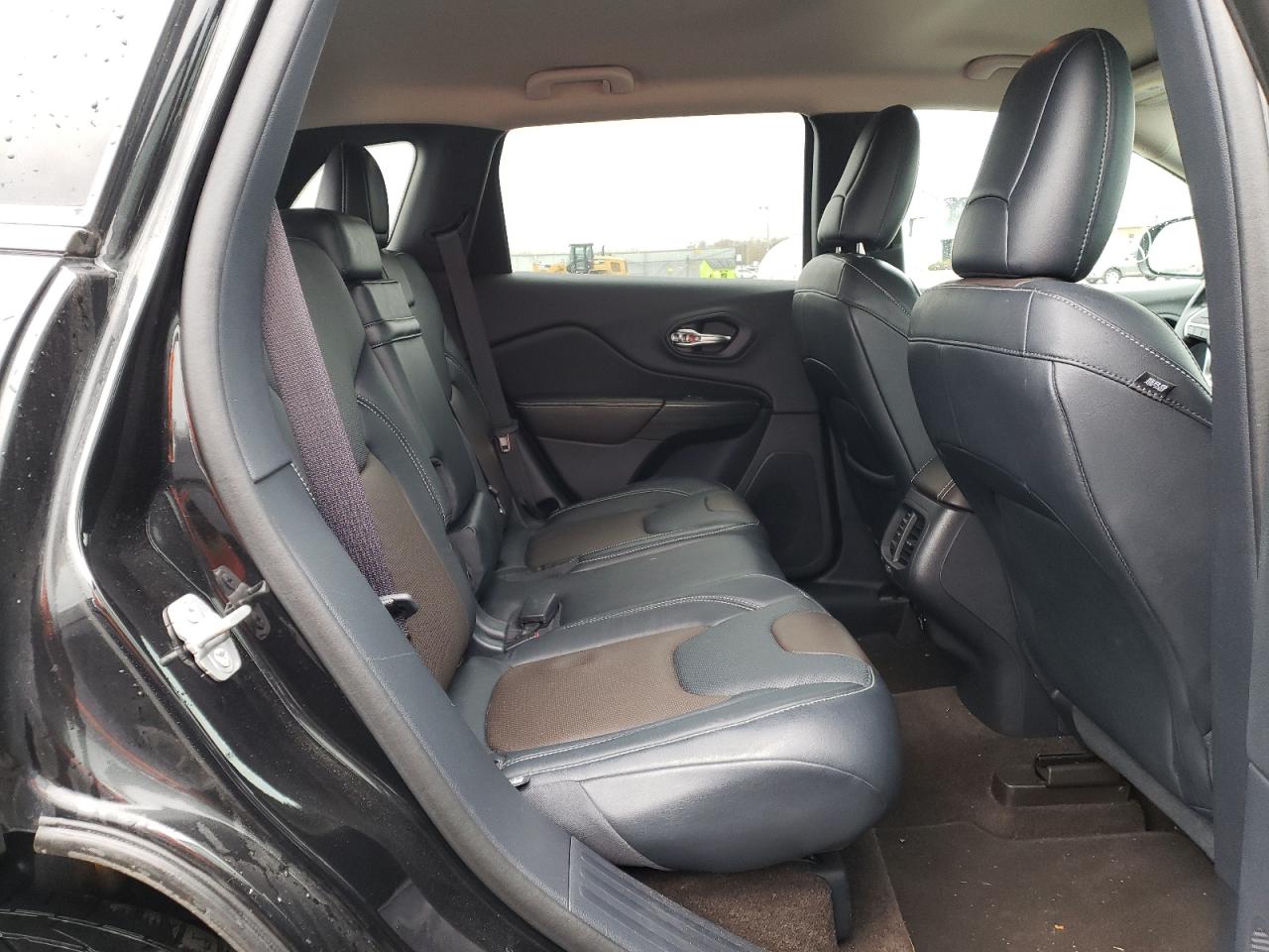 Photo 6 from auction – 2014 JEEP CHEROKEE L with VIN 1C4PJMDS0EW210486