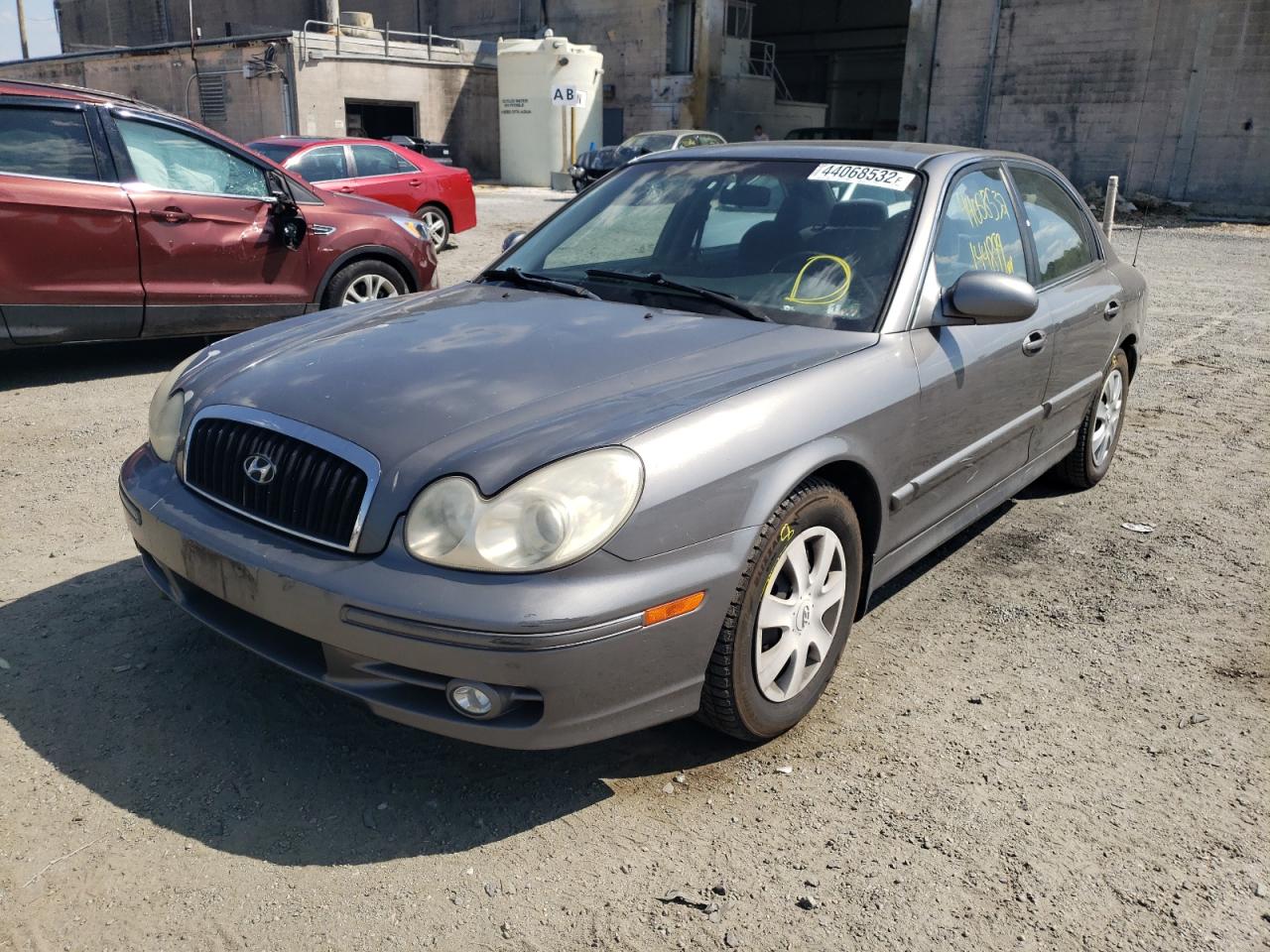 Photo 2 from auction – 2004 HYUNDAI SONATA GL with VIN KMHWF25S04A034191