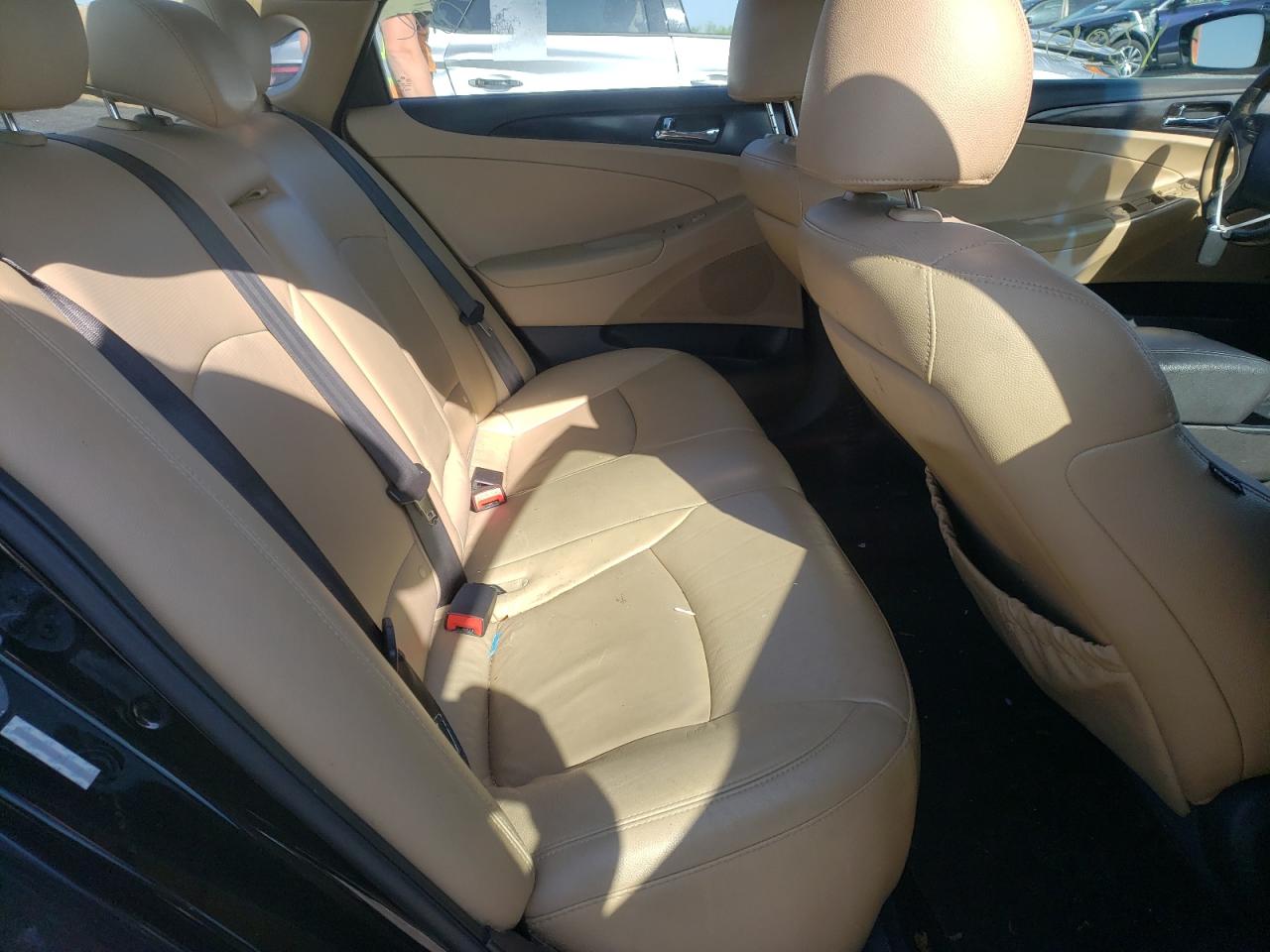 Photo 6 from auction – 2011 HYUNDAI SONATA SE with VIN 5NPEC4AC6BH085980