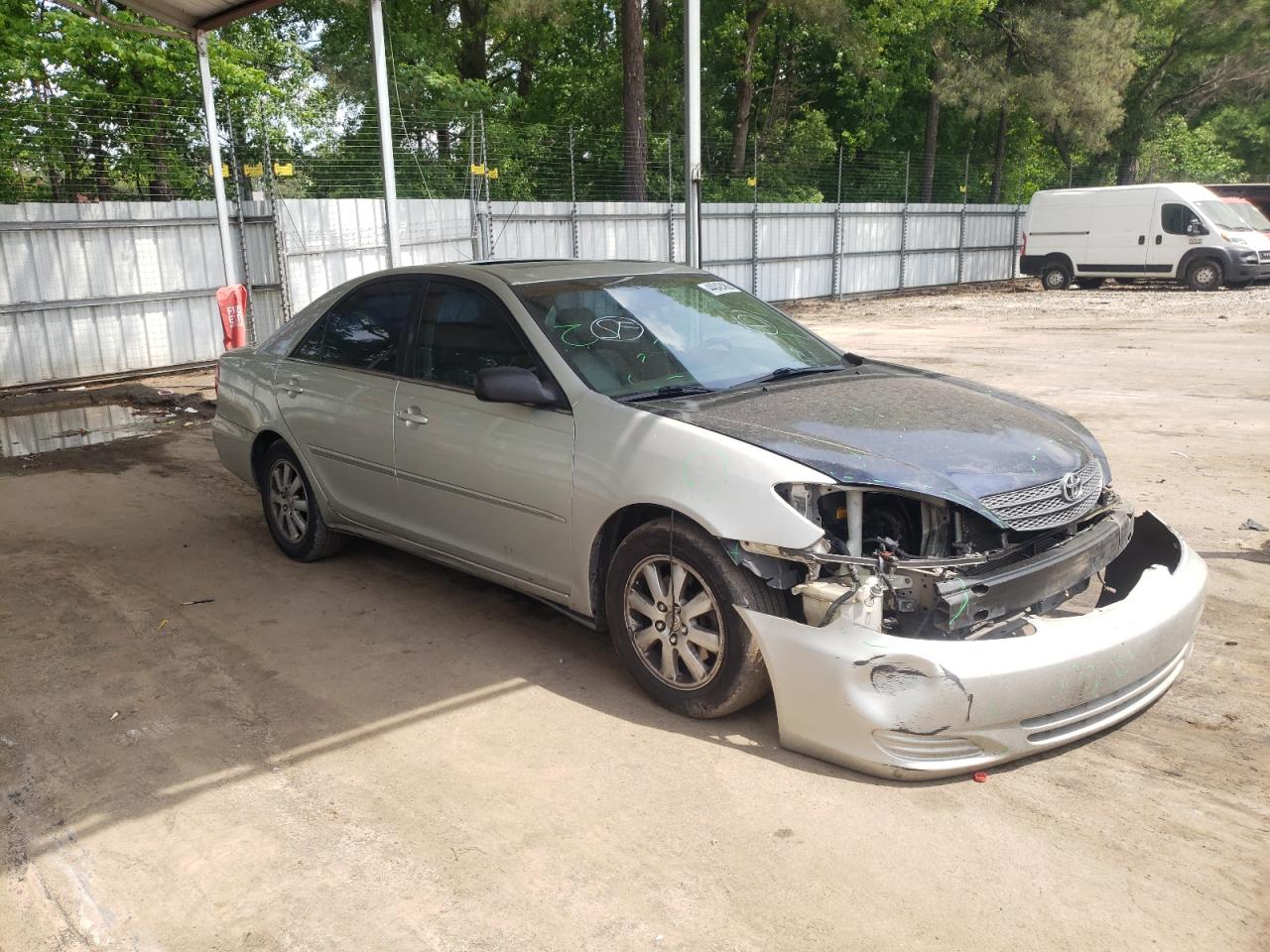TOYOTA CAMRY LE 2004 with VIN JTDBF32K640155200 - Photo from auction