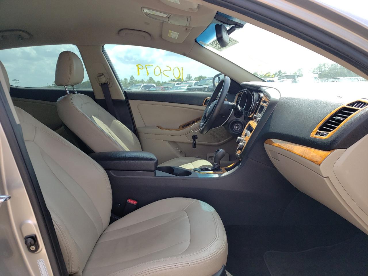 Photo 5 from auction – 2011 KIA OPTIMA LX with VIN KNAGM4A77B5081636