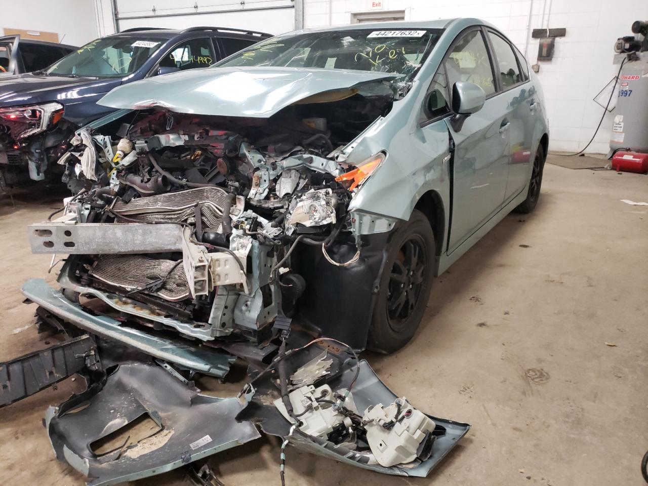 Photo 2 from auction – 2013 TOYOTA PRIUS with VIN JTDKN3DU3D5599185