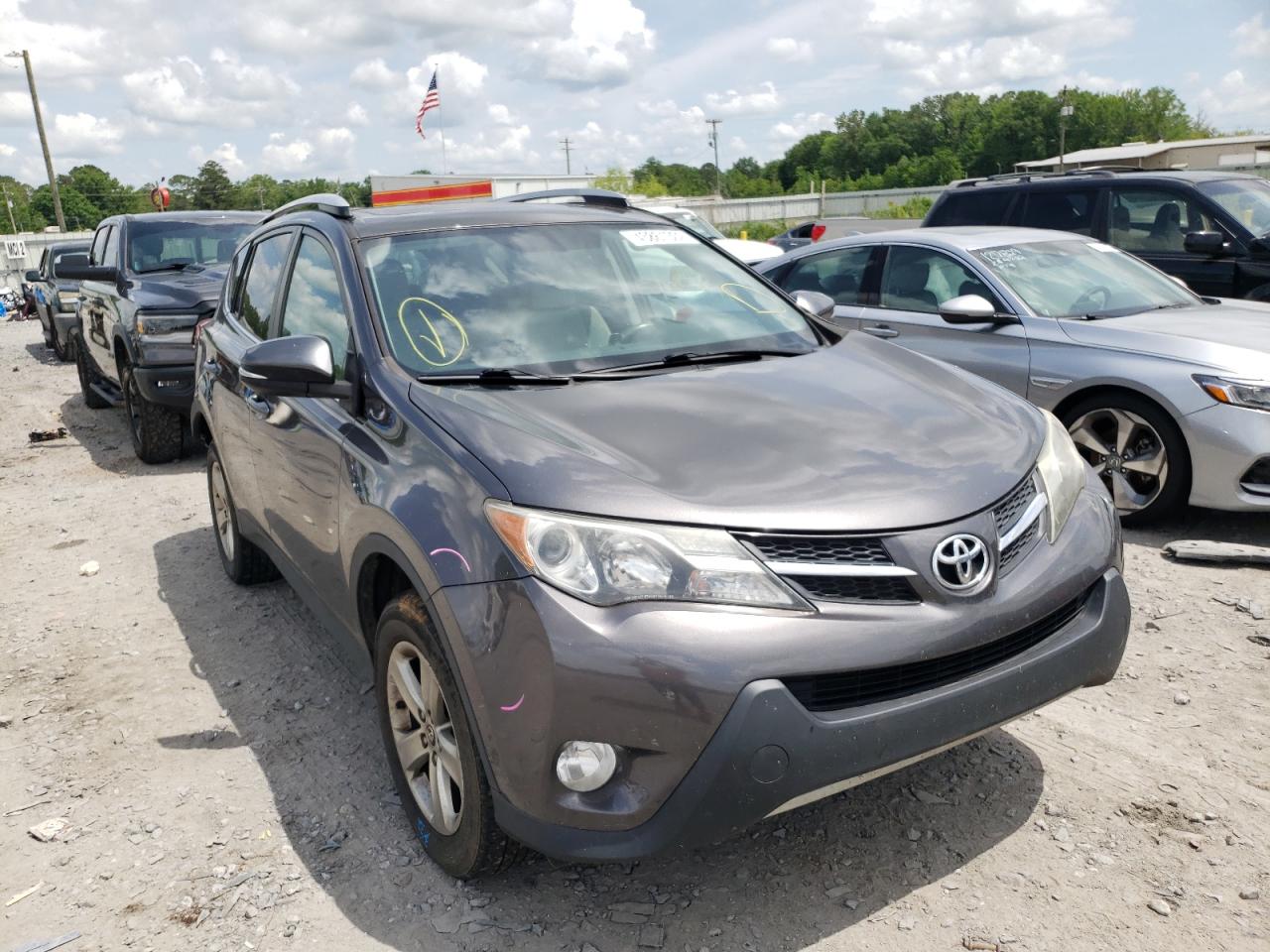 TOYOTA RAV4 XLE 2015 with VIN 2T3WFREV8FW200503 - Photo from auction