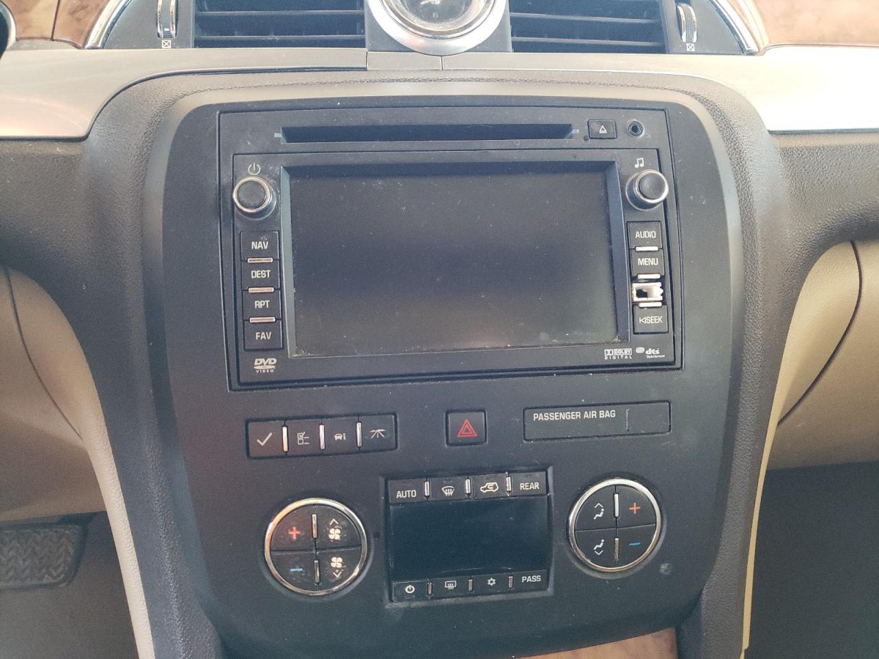 Photo 9 from auction – 2010 BUICK ENCLAVE CX with VIN 5GALRBED0AJ104155